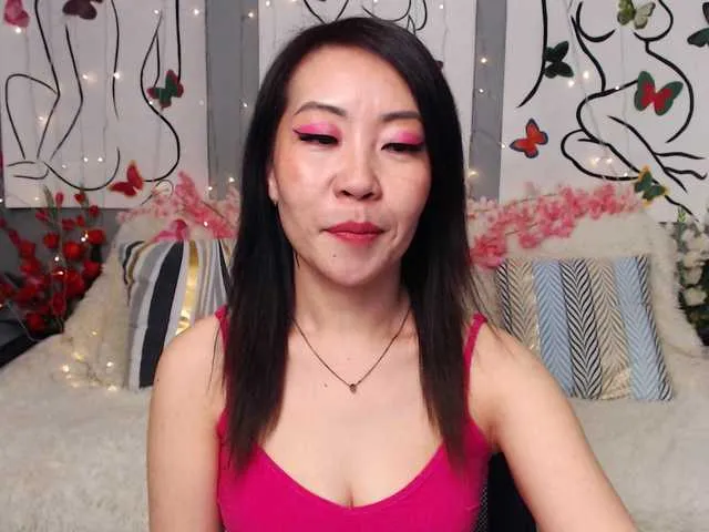 Live sex webcam photo for Sarahsexygirl #277810226