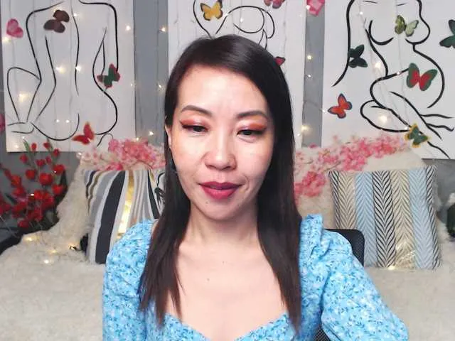 Live sex webcam photo for Sarahsexygirl #277829218