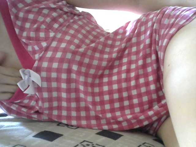 Live sex webcam photo for Saraoff82 #272575156