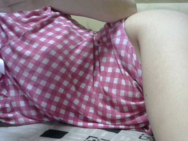 Live sex webcam photo for Saraoff82 #273593635