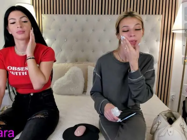 Live sex webcam photo for Sarawhitee #292066321