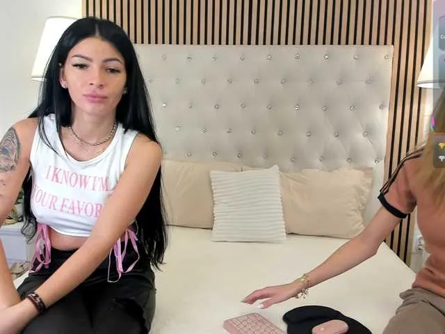 Live sex webcam photo for Sarawhitee #292127411