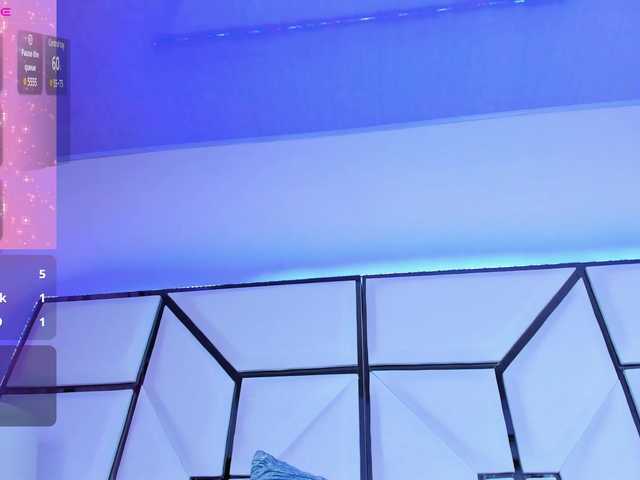 Live sex webcam photo for SarayRoyse #290435335