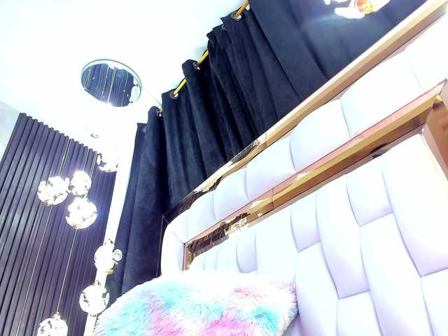 Live sex webcam photo for SarayRoyse #290604433