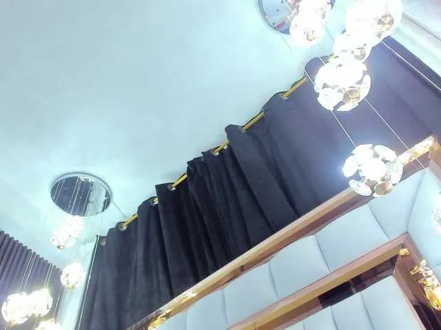 Live sex webcam photo for SarayRoyse #291414409
