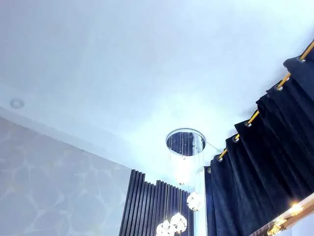 Live sex webcam photo for SarayRoyse #292179592