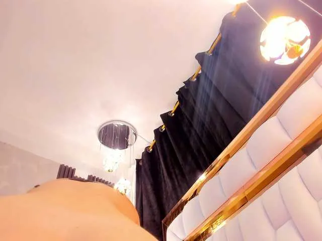 Live sex webcam photo for SarayRoyse #292203573