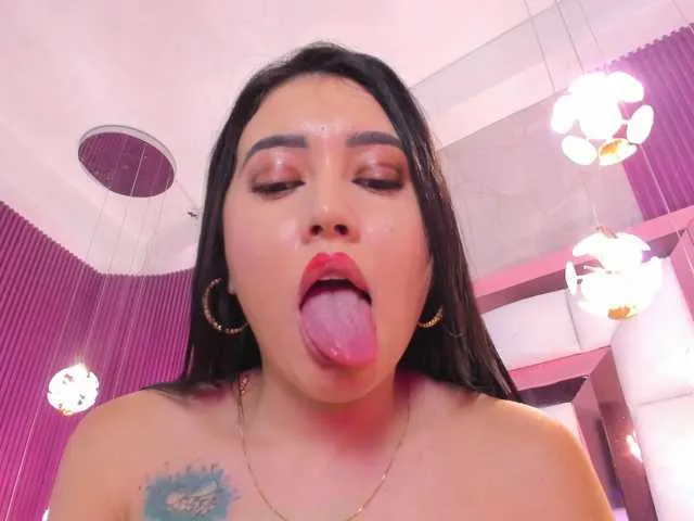 Live sex webcam photo for SarayRoyse #294275898