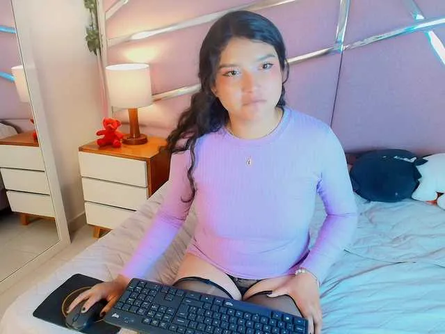 Live sex webcam photo for Sarayland #292062344