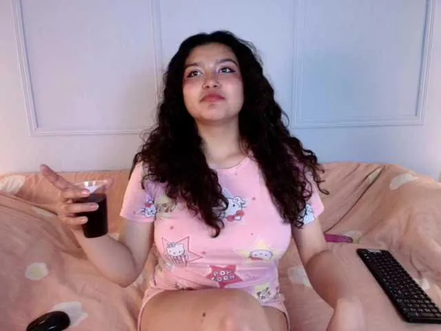 Live sex webcam photo for Sarayland #292281289