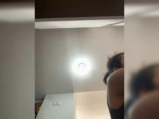 Live sex webcam photo for Sarayu- #292229910