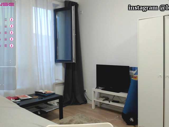 Live sex webcam photo for SarinnnaLuv #273870245