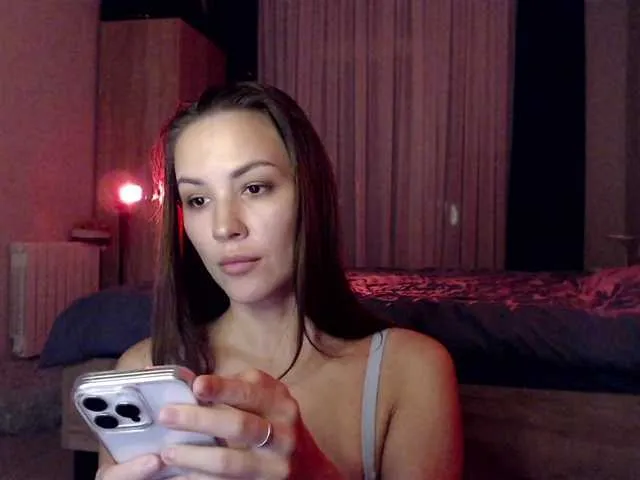 Live sex webcam photo for SarinnnaLuv #291840252