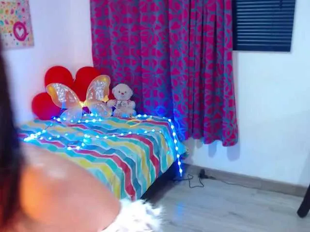 Live sex webcam photo for SarithaCute #278257119