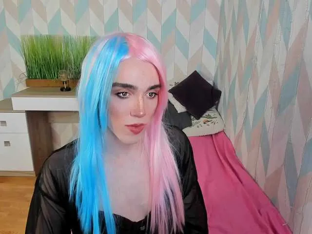 Live sex webcam photo for SasandraSing #273298361