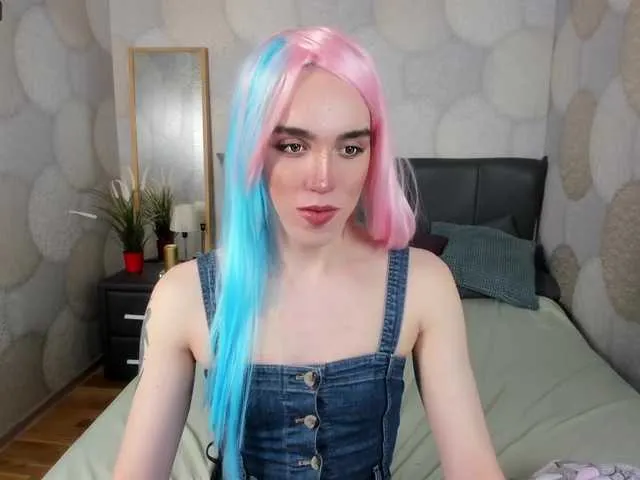 Live sex webcam photo for SasandraSing #273333177