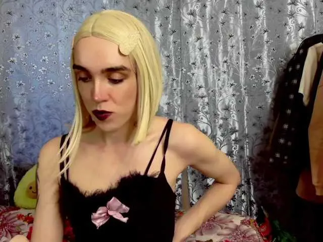 Live sex webcam photo for SasandraSing #274117716