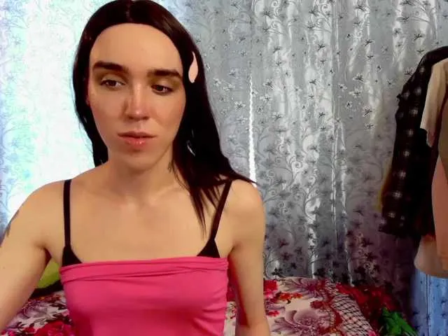 Live sex webcam photo for SasandraSing #274125395