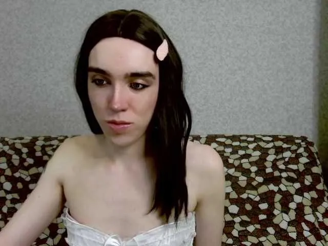 Live sex webcam photo for SasandraSing #274170576