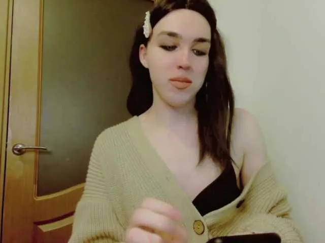 Live sex webcam photo for SasandraSing #277133720