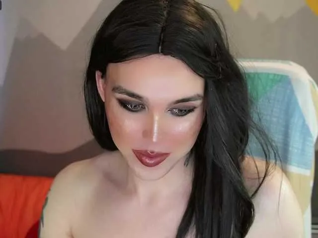 Live sex webcam photo for SasandraSing #277393387
