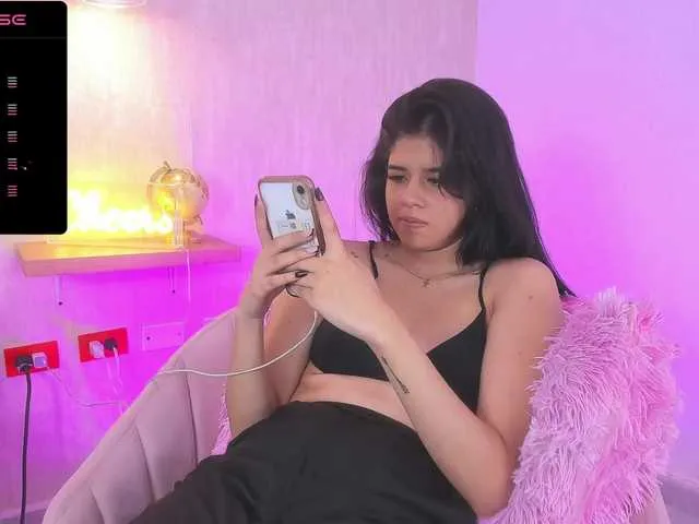 Live sex webcam photo for Sasha-Diaz #277771245