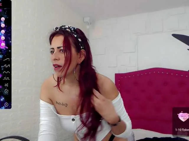 Live sex webcam photo for SashaMishot #276594322