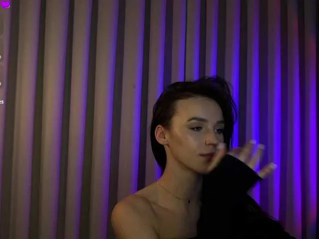 Live sex webcam photo for Sashalong13 #290572265