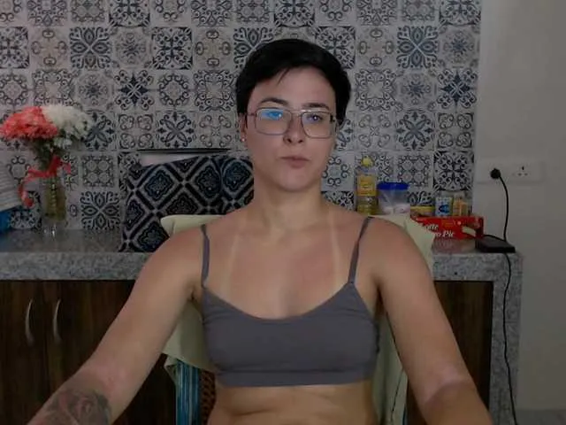 Live sex webcam photo for Sashanotfound #290505122