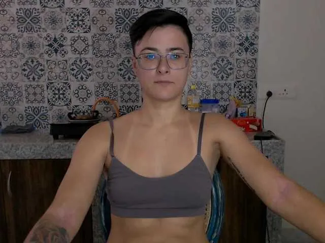 Live sex webcam photo for Sashanotfound #290573727