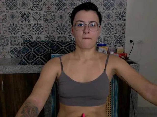 Live sex webcam photo for Sashanotfound #290661892