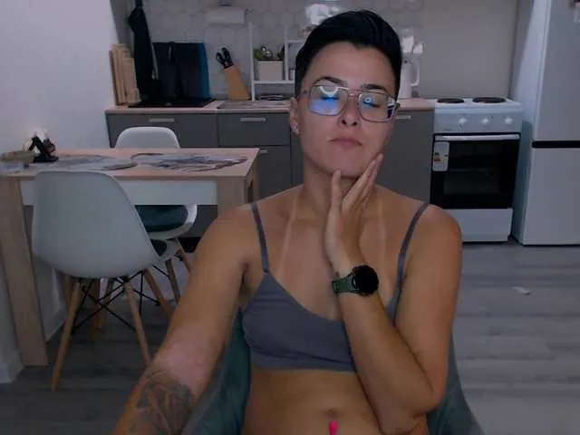 Live sex webcam photo for Sashanotfound #290837319