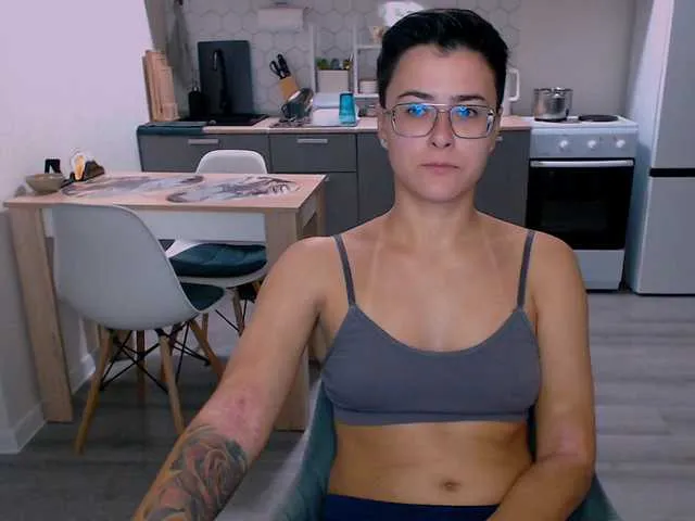 Live sex webcam photo for Sashanotfound #291191652