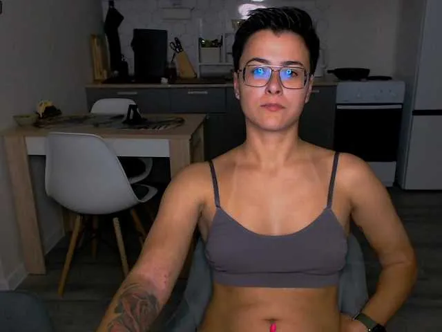 Live sex webcam photo for Sashanotfound #291269992