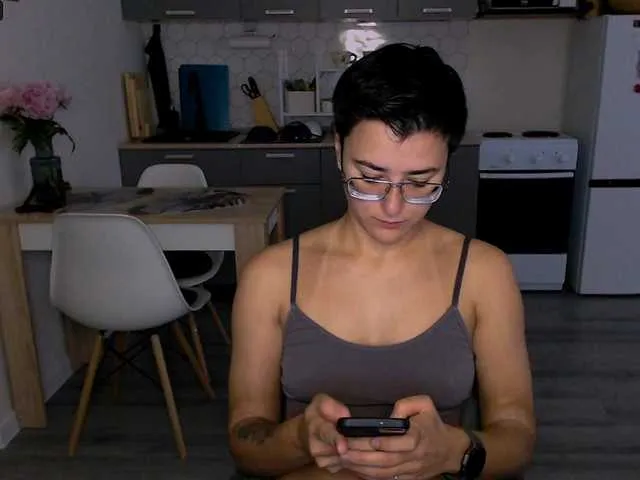 Live sex webcam photo for Sashanotfound #291353636