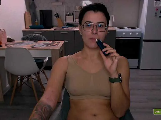 Live sex webcam photo for Sashanotfound #292043285