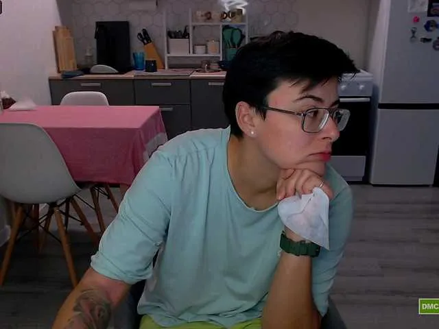 Live sex webcam photo for Sashanotfound #292260982