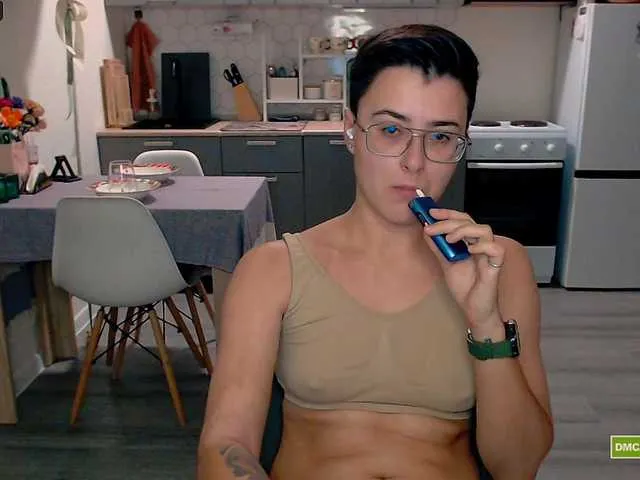 Live sex webcam photo for Sashanotfound #292323782