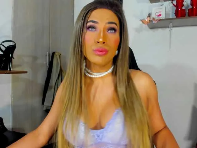 Live sex webcam photo for Sashasweethot #291492867