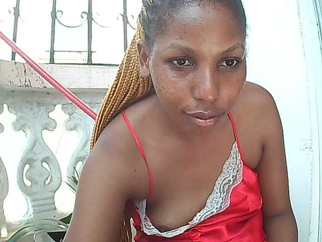 Live sex webcam photo for SashyTashy #277339719