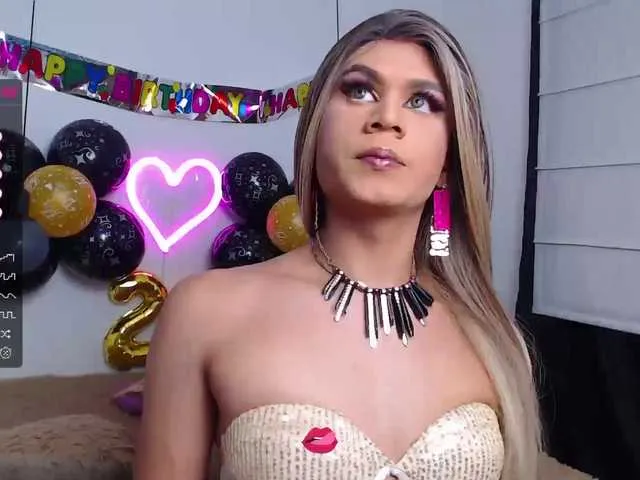 Live sex webcam photo for Saskyadeluxxe #275529184