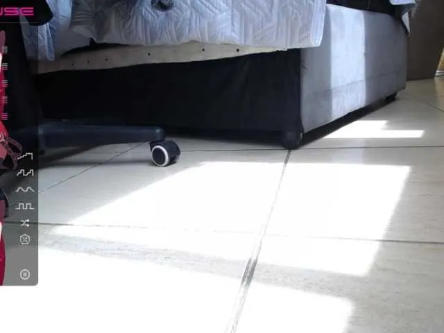 Live sex webcam photo for Sassha-love #275554025