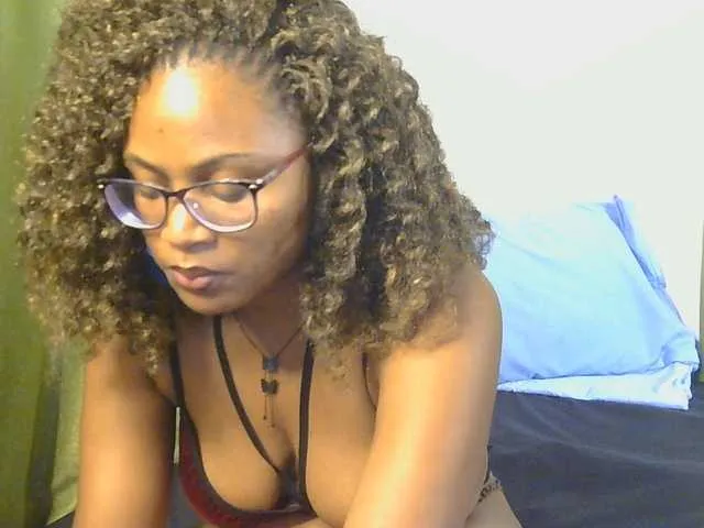 Live sex webcam photo for SassyAngels #293780305