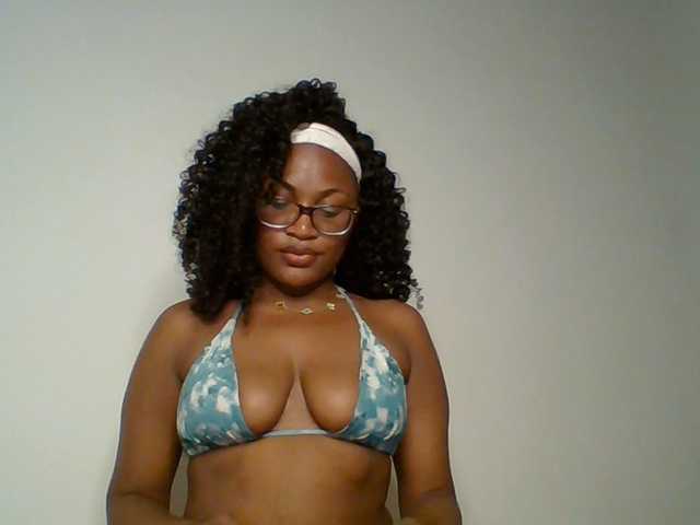 Live sex webcam photo for SassyAngels #294091925