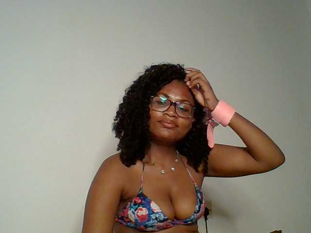 Live sex webcam photo for SassyAngels #294126670