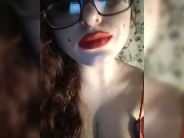 Live sex webcam photo for SatinUrban #272416087