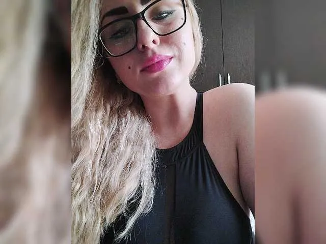 Live sex webcam photo for SatinUrban #275691180