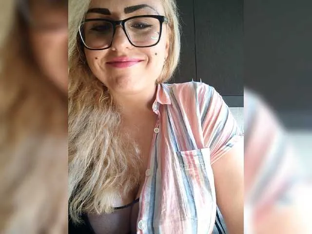Live sex webcam photo for SatinUrban #275741547