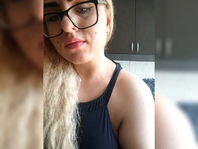 Live sex webcam photo for SatinUrban #275843314