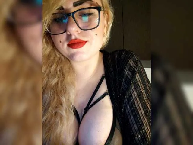 Live sex webcam photo for SatinUrban #276024696